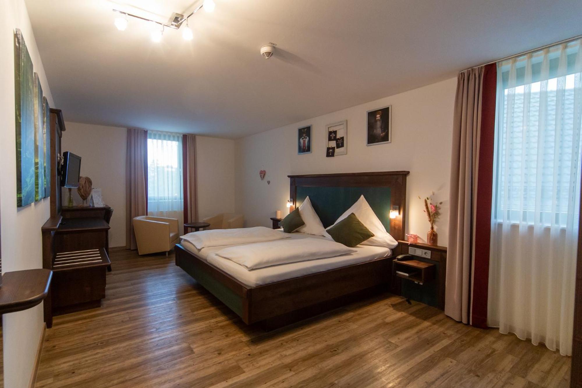 Hotel Restaurant Auerhahn Bad Wildbad Extérieur photo