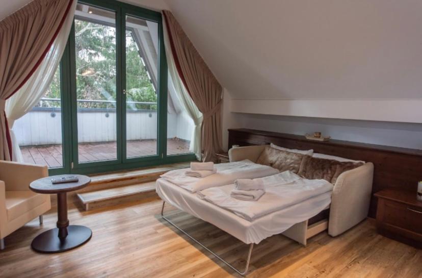 Hotel Restaurant Auerhahn Bad Wildbad Extérieur photo