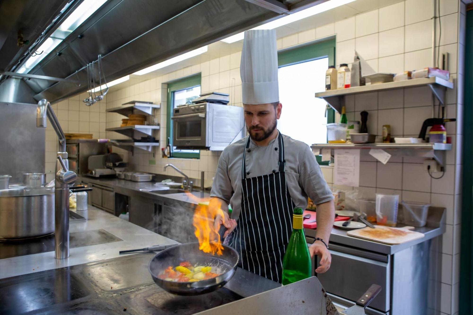 Hotel Restaurant Auerhahn Bad Wildbad Extérieur photo